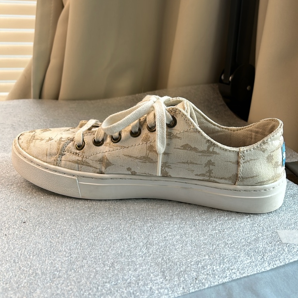 TOMS 7.5 Sneaker - Picture 5 of 9